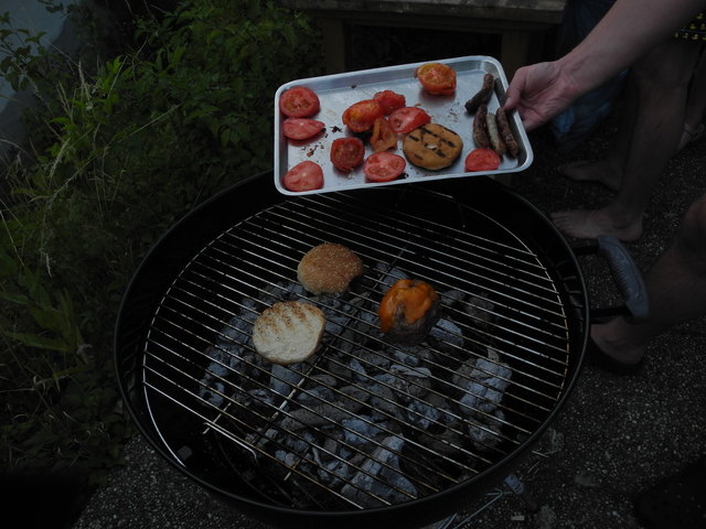 Schnell an den Mann gebracht Grillburger in Eischer´s Kronenstüberl