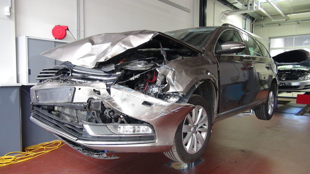 Der Unfall-Spezialist Porsche Leibnitz eröffnete ein neues Spenglerei-Lackierzentrum.