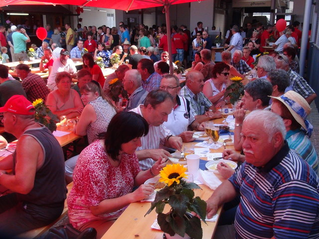 Den zahlreichen Festgästen wurde ein buntes Programm geboten.