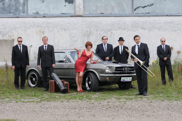 Unverwechselbar: Die Gruppe "T-Bones" mit Sängerin Bonnie Sinkovics.