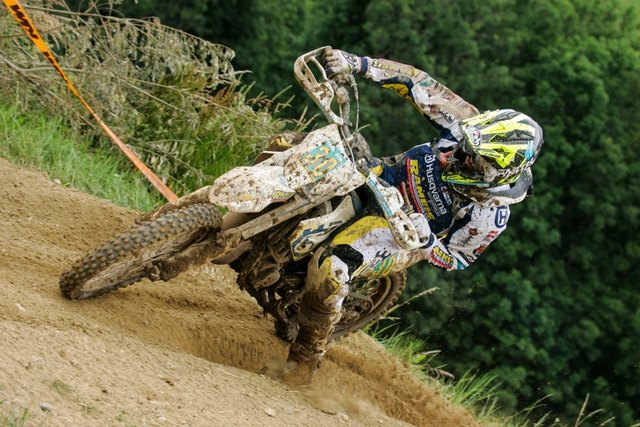Lukas Blamauer LB99 mit einer beherzten Aufholjagd in Hochneukirchen noch am Podium!