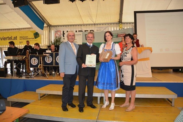GeschfGR Heinrich Wagner, LR Mag. Karl Wilfling, Maria Zauner und ÖK Rat Maria Forstner