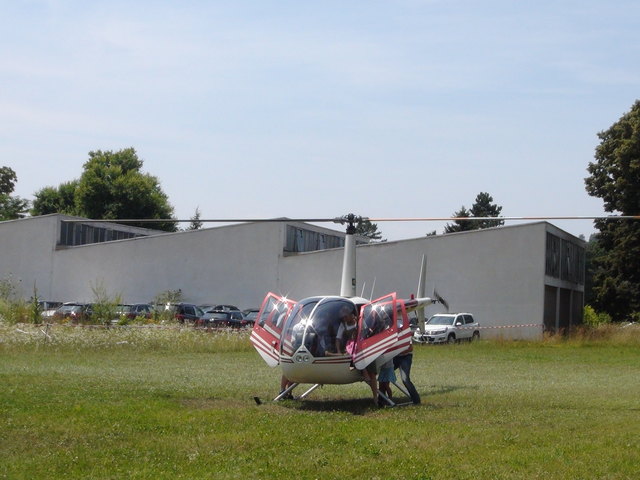 Mit dem Helikopter von Air Broker & Trading aus St. Margarethen an der Raab konnten die Geburtstagsgäste sogar zu einem Rundflug abheben und Leibnitz aus der Vogelperspektive genießen.