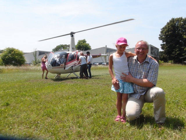 Mit dem Helikopter von Air Broker & Trading aus St. Margarethen an der Raab konnten die Geburtstagsgäste sogar zu einem Rundflug abheben und Leibnitz aus der Vogelperspektive genießen.