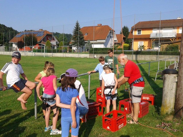 Die Kinder der Volksschule Oberhaag hatten beim Schulschlussfest viel Spaß.