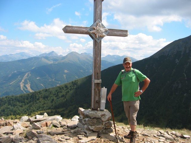 Bgm. Wilhelm Müller beim Gipfelkreuz | Foto: privat