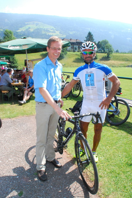Horst Tuppinger und Alois Krajnz, der das neue Teilstück auch gleich testete