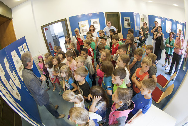 Kinder der Volksschule Peggau waren die ersten Besucher im neuen Museum.
