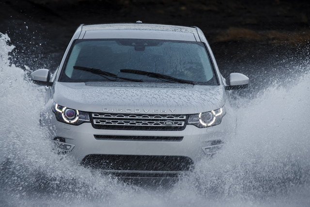 Land Rover Discovery Sport: Mit herausklappbarer 3. Sitzreihe oder Riesen-Kofferraum, aber fast zwei Tonnen Gewicht.