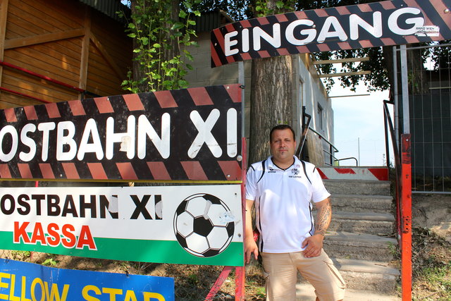 Seit Juni 2013 ist Zelenka Nachwuchsleiter und Kassier beim Fußballclub Ostbahn XI - und dem Club seit seiner Jugend eng verbunden
