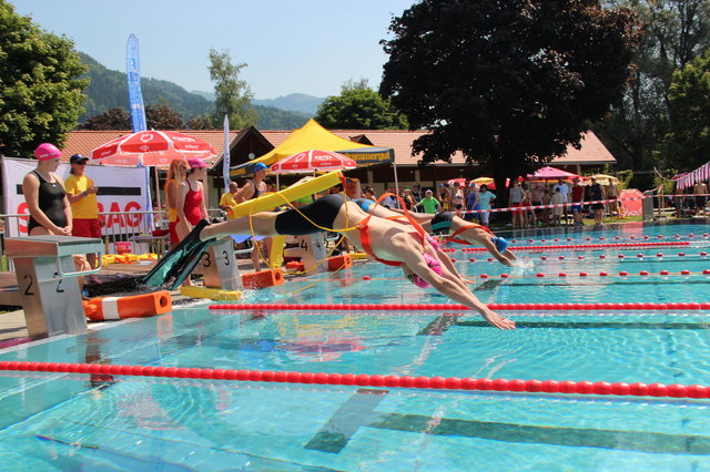 Am Vormittag standen in Bad Goisern die Pool-Bewerbe am Programm der OÖ-Landesmeisterschaften im Rettungsschwimmen.