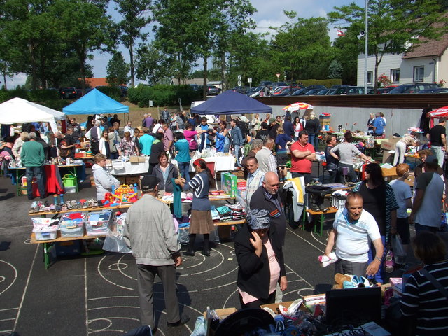 Bestens besucht war der Flohmarkt der Schremsr Stockschützen beim Moorbad Schrems.
