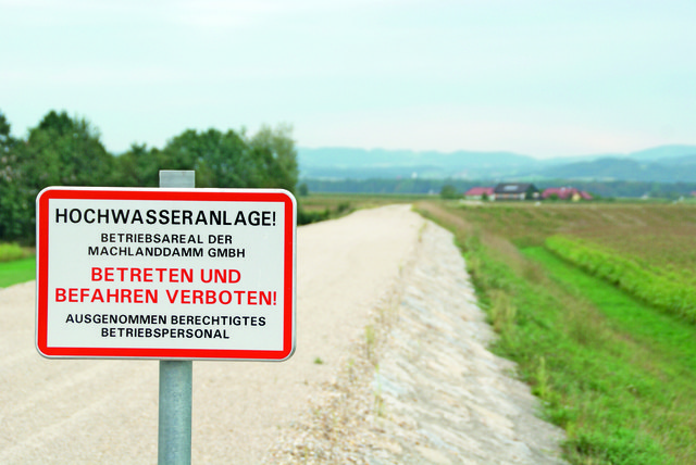 182,6 Millionen Euro kostete der Damm, der 22.000 Menschen vor den Wassermassen schützt. | Foto: Plank