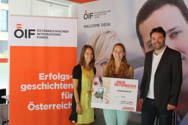 Claudia Lindner (mitte) freute sich bei Preisverleihung über den Hauptpreis.
