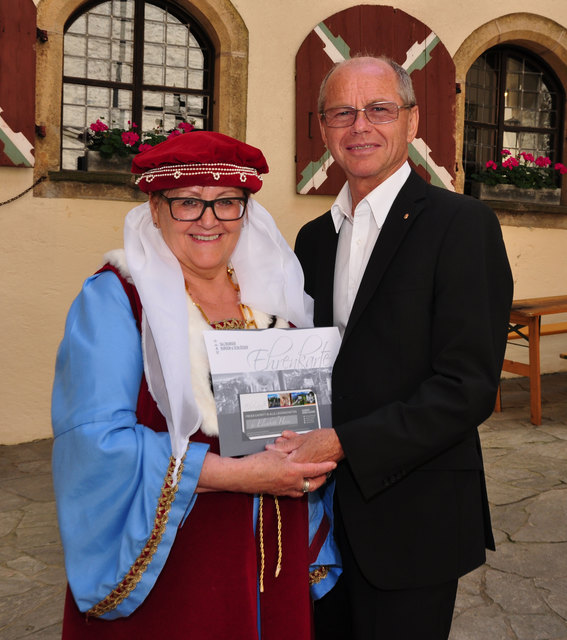 Elisabeth Heiss mit LHStv. Christian Stöckl.