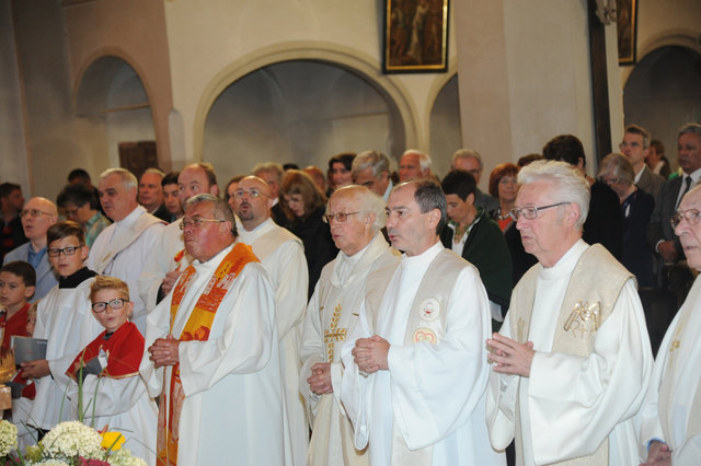 In der Purgstaller Pfarre wurde ein Festgottesdienst für Bischofsvikar Franz Schrittwieser gefeiert. | Foto: Zarl