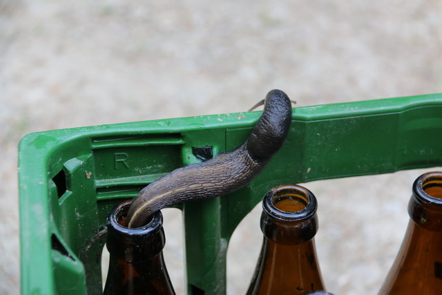 Wo ist die nächste Flasche mit Innhalt ?