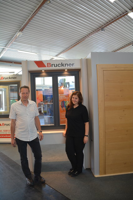Franz Pöchacker und Brigitte Höllmüller von "Pöchacker Fenster und Türen" aus Gresten.