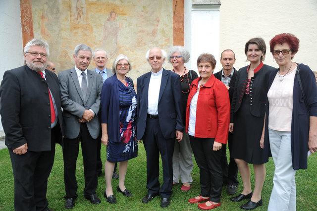 In der Purgstaller Pfarre wurde ein Festgottesdienst für Bischofsvikar Franz Schrittwieser (5. v. links) gefeiert. | Foto: Zarl