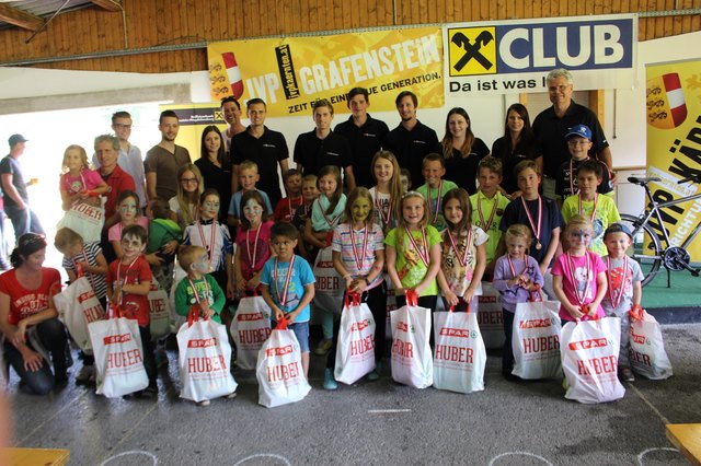 Beim Familien-Radwandertag gab es für jedes Kind ein Überraschungspaket | Foto: KK