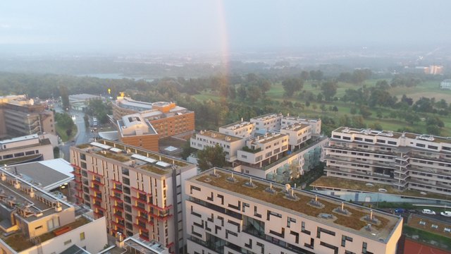 Wienerberg City in der Abenddämmerung