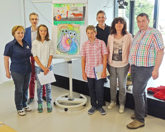 Friederike Moser (Lehrerin Gymnasium), Klaus Heitzmann (Direktor Gymnasium und Präsident LC Lungau), Schulsiegerin Lilli Buschmann, Schulsieger Sebastian Steinwender, Andreas Pertl (Jugendbeauftragter LC Lungau), Rosemarie Rösler (Lehrerin NMS) und Hans Stolzlechner (Direktor NMS).