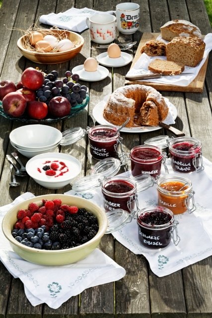 Egal ob von der Almwiese, aus dem Obst-, Gemüse- oder Kräutergarten – die Naturprodukte werden von fachkundigen Produzenten zu einzigartigen Köstlichkeiten verarbeitet. | Foto: Oststeiermark Tourismus