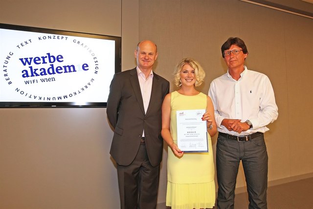 Präsident des MCÖ Georg Wiedenhofer, Victoria Grünhut, Harald Rametsteiner, Studiengangsleiter „Marketing Management“.