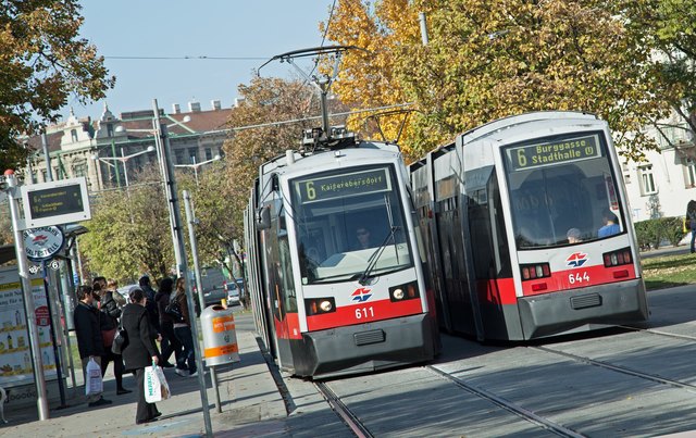 Ab sofort fährt der 6er am Abend alle sechs statt alle siebeneinhalb Minuten.
