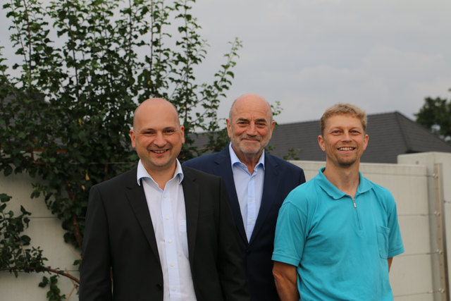 Gerhard Steller (mi.) übergab die Steller Immobilientreuhänder GmbH an Gunter Steller (re.) und Wolfgang Bauernfeind.