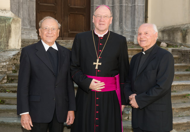 Jubiläum: Bischof Schwarz mit Domdekan Michael Kristof (links) und Reschenauer | Foto: KK