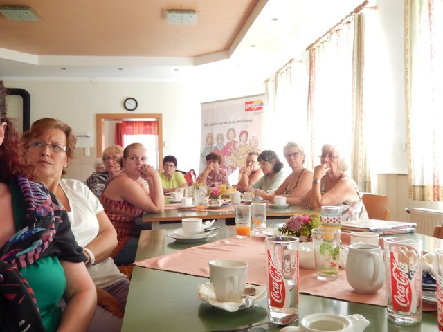 Frauen beim Frühstücken im Gressenbauerheim | Foto: SPÖ Grünburg