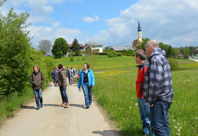 Beim Wandern den Bezirk von seiner schönsten Seite erleben (hier Eröffnung Gletscherrandweg).