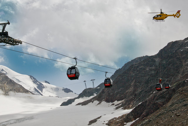 Auch die Hubschrauberpiloten waren bei wechselnden Windverhältnissen gefordert