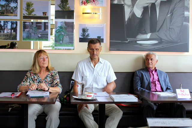 Christine Muchsel und Wolfgang Veit, BI "Steinhof als Gemeingut erhalten und gestalten" mit Prof. Hermann Knoflacher (TU Wien), Vorstand des Wiener Naturschutzbundes