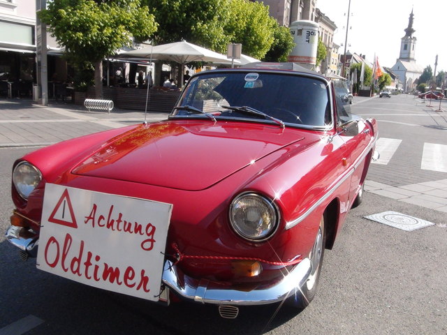 "Achtung Oldtimer!" heißt es wieder am Sonntag, dem 26. Juli bei der Oldtimer Genuss Tour  2015 von Leibnitz nach Kitzeck.