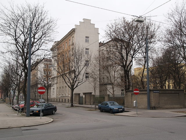 Ein Bild des ehemaligen Männerwohnheims aus dem Jahr 2003. | Foto: Friedrich Techler