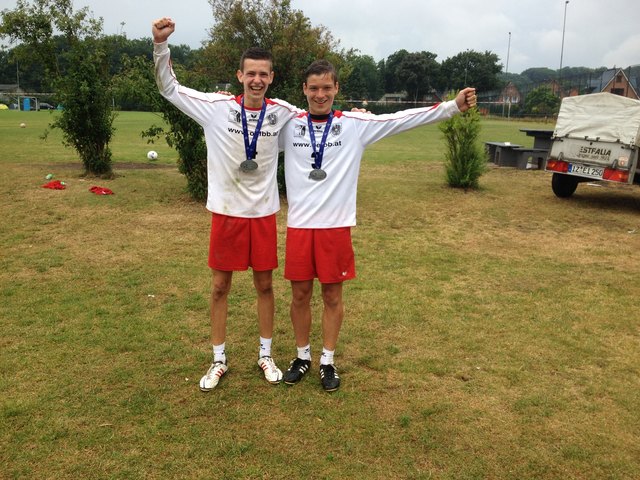 Gustav Gürtler (re.) und Markus Reinegger von TV Enns holten mit dem U18-Nationalteam EM-Silber.