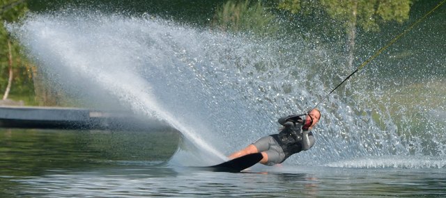Bianca Schall umkurvt gekonnt die Bojen. | Foto: Peter Schrack