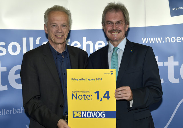 Note 1,4 in der Kategorie „Zugfahrt insgesamt“: Verkehrslandesrat Karl Wilfing und NÖVOG Geschäftsführer Gerhard Stindl präsentieren die Ergebnisse der Fahrgastbefragung. | Foto: NLK/ Reinberger