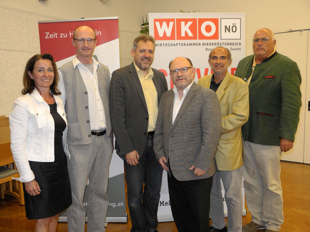 FiW-Bezirksvertreterin Anne Blauensteiner, Ausschussmitglied Christian Pichelbauer, Nationalrat Mag. Werner Groiß, Obmann  KommR Dieter Holzer Wirtschaftsjournalist Mag. Manfred Kainz und Ing. Wolfgang Pröglhöf (Regionalfunding.at) - v.l. | Foto: WK Zwettl