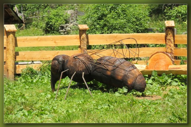 Eine Drohne...(so wie wir sie bisher kannten; dient nicht zur Spionage!)