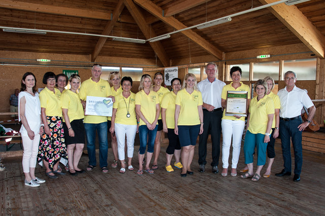 Bei der Übergabe des Zertifikates "Gesunde Schule" in St. Michael | Foto: KK