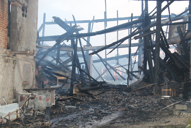 Brand bei Leonhartsberger in Mitterdörfel 28, Bad Kreuzen | Foto: Zinterhof