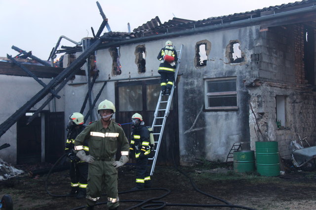 Brand bei Leonhartsberger in Mitterdörfel 28, Bad Kreuzen | Foto: Zinterhof