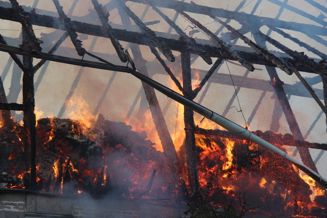 Brand bei Leonhartsberger in Mitterdörfel 28, Bad Kreuzen | Foto: Zinterhof