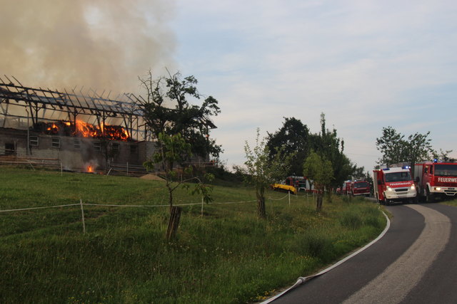 Brand bei Leonhartsberger in Mitterdörfel 28, Bad Kreuzen | Foto: Zinterhof