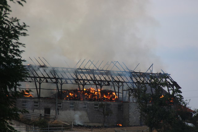 Brand bei Leonhartsberger in Mitterdörfel 28, Bad Kreuzen | Foto: Zinterhof