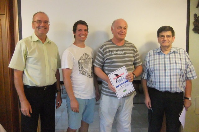 Meister 4. Klasse TTC. Wienerwald von links: Herzog Eduard, Richard Scharf, Otto Klaghofer und Gruppenreferent Walter Ast