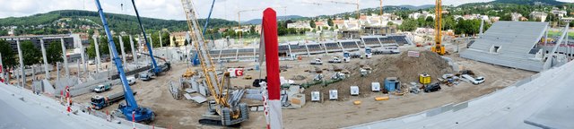 Hoch hinaus: Über 30 Grad Steigung haben die Tribünen. | Foto: Arnold Burghardt